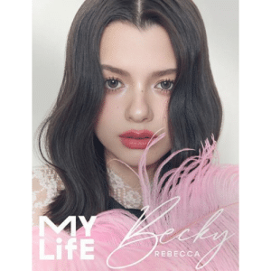 Becky Rebecca Armstrong – Photobook Officiel MY LIFE