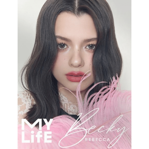 Becky Rebecca Armstrong – Photobook Officiel MY LIFE